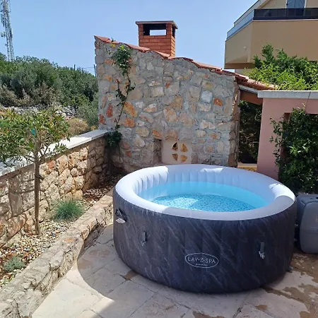 Lovro Luxury With Jacuzzi And Terrace Sea View Apartmán